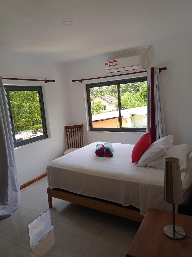 Les Forbans Selfcatering Apartment Takamaka Exterior photo